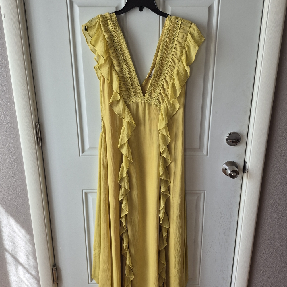 the clothing company Yellow Ruffle V-Neck Maxi Dress Medium Like Anthropologie
